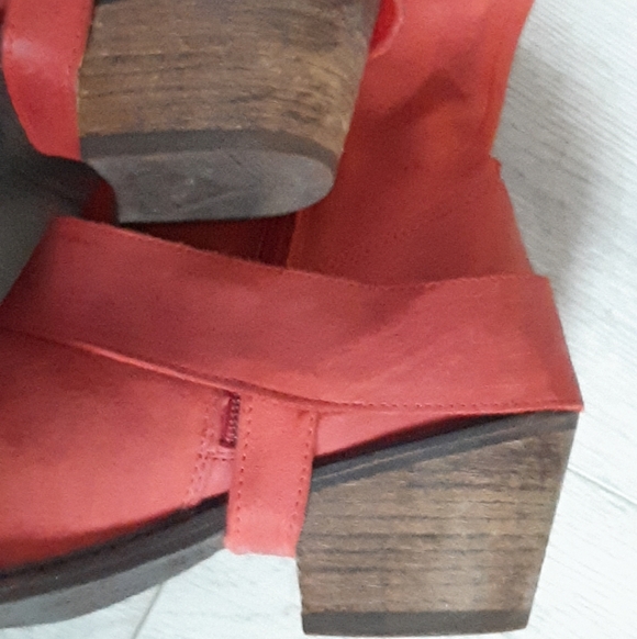 JOHN FLUEVOG Adriana Luna Red Leather Knee-High Boots Belted Harness Zipper 10 - Picture 14 of 16